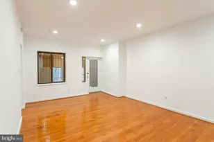 1035 Spruce St, Philadelphia, PA 19107 - Photo 12