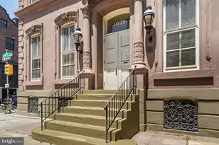 1035 Spruce St, Philadelphia, PA 19107 - Photo 4