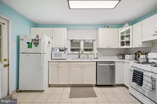 526 Arthur St, Philadelphia, PA 19111 - Photo 6