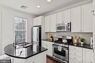 508 Governors Ct, Philadelphia, PA 19146 - Photo 10