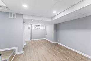 5921 Elsinore St, Philadelphia, PA 19120 - Photo 12