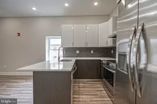 1072 N Front St, Philadelphia, PA 19123 - Photo 14