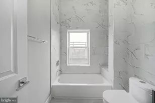 1072 N Front St, Philadelphia, PA 19123 - Photo 8