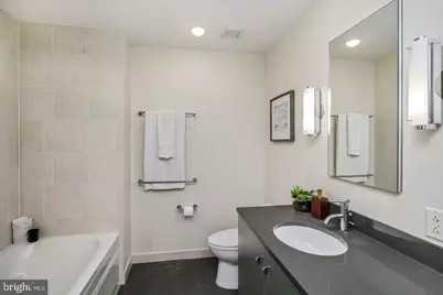 2101 Market Street #2405, Philadelphia, PA 19103 - Photo 28