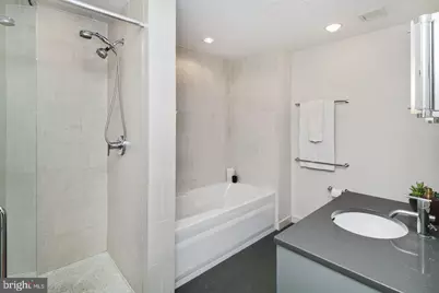 2101 Market Street #2405, Philadelphia, PA 19103 - Photo 26