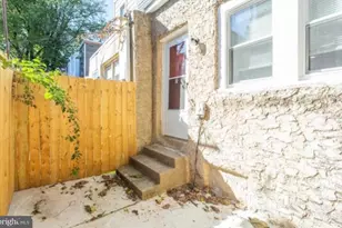 2012 Newcomb St, Philadelphia, PA 19140 - Photo 12