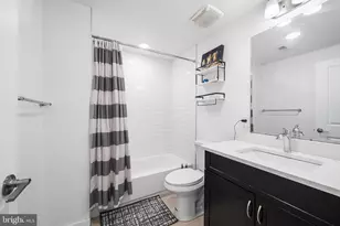 1640 N 5th Ct, Philadelphia, PA 19122 - Photo 16