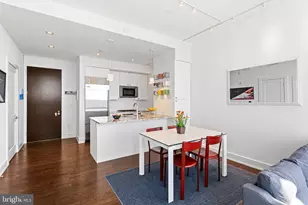 210 S 25th St, Philadelphia, PA 19103 - Photo 4