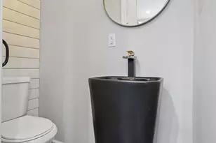 531 Queen St, Philadelphia, PA 19147 - Photo 10