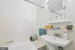 2031 Locust St, Philadelphia, PA 19103 - Photo 10