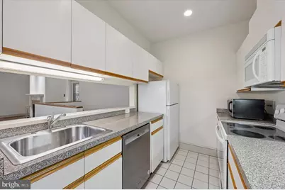 1723 Wallace Street #102, Philadelphia, PA 19130 - Photo 8