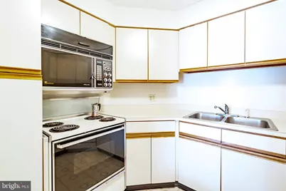 2018 Walnut Street #17J, Philadelphia, PA 19103 - Photo 6