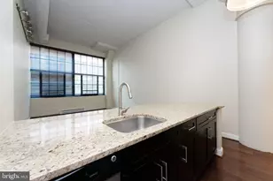 2429 Locust St, Philadelphia, PA 19103 - Photo 10