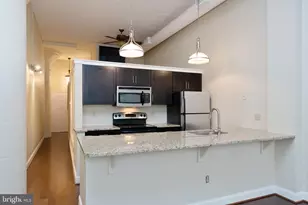 2429 Locust St, Philadelphia, PA 19103 - Photo 8
