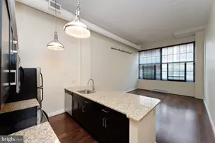 2429 Locust St, Philadelphia, PA 19103 - Photo 4