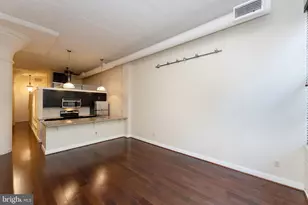 2429 Locust St, Philadelphia, PA 19103 - Photo 8