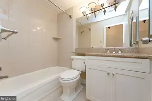 2429 Locust St, Philadelphia, PA 19103 - Photo 14