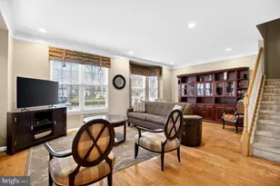 2036 W Reserve Dr, Philadelphia, PA 19145 - Photo 4