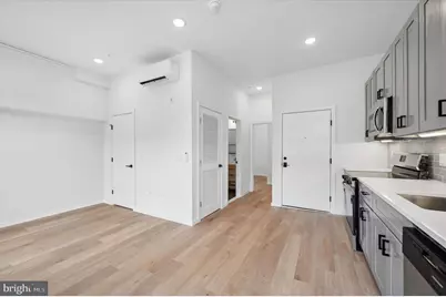 627 N 16th Street #201, Philadelphia, PA 19130 - Photo 2