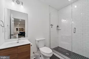 73 E Sharpnack St, Philadelphia, PA 19119 - Photo 16