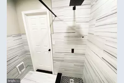 1426 W Rockland Street #3RD FL, Philadelphia, PA 19141 - Photo 16