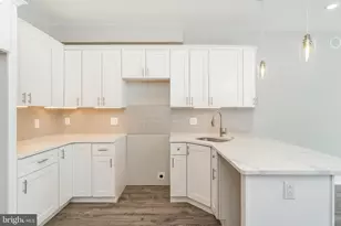 2339 N 10th St, Philadelphia, PA 19133 - Photo 2