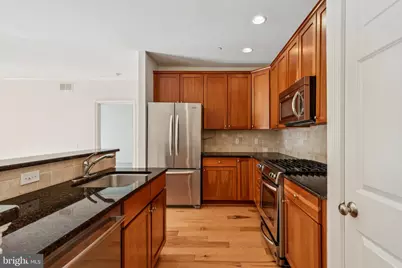 500 Admirals Way #231, Philadelphia, PA 19146 - Photo 8