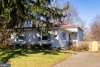 323 E Gowen Avenue, Philadelphia, PA 19119 - Photo 2