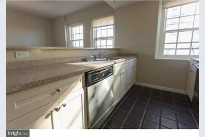 532 Spruce Street #10, Philadelphia, PA 19106 - Photo 4