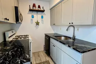 889 N Lecount St, Philadelphia, PA 19130 - Photo 8