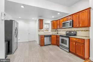 1504 Brown St, Philadelphia, PA 19130 - Photo 2