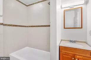 1504 Brown St, Philadelphia, PA 19130 - Photo 6