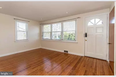 8006 Lawndale St, Philadelphia, PA 19111 - Photo 4