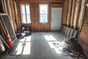 2047 Watkins St, Philadelphia, PA 19145 - Photo 4