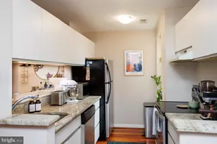 1804 Green St, Philadelphia, PA 19130 - Photo 8