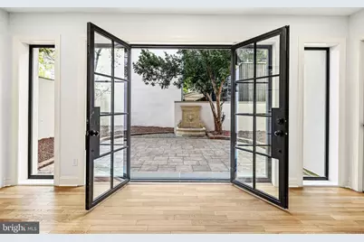 321 S 3rd Street, Philadelphia, PA 19106 - Photo 1