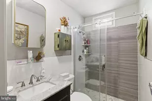 869 N 29th St, Philadelphia, PA 19130 - Photo 16