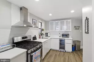 869 N 29th St, Philadelphia, PA 19130 - Photo 10