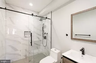 526 Brown St, Philadelphia, PA 19123 - Photo 10