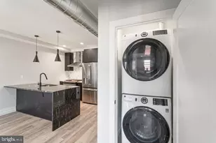 526 Brown St, Philadelphia, PA 19123 - Photo 6