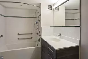 2200 Benjamin Franklin Pkwy, Philadelphia, PA 19130 - Photo 22