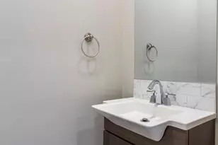 2052 Gerritt St, Philadelphia, PA 19146 - Photo 12