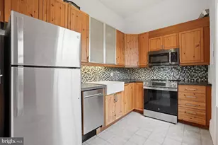 1713 Green St, Philadelphia, PA 19130 - Photo 6