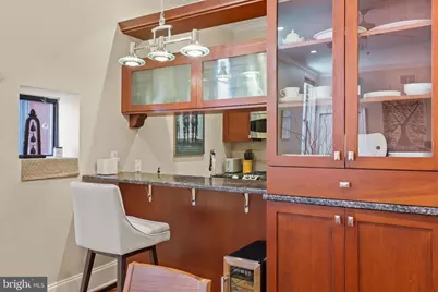2049 Walnut Street #1R, Philadelphia, PA 19103 - Photo 8