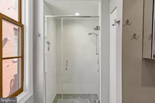 2049 Walnut St, Philadelphia, PA 19103 - Photo 16