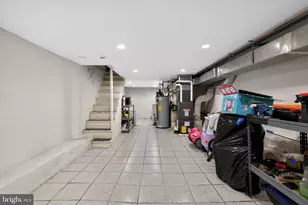 2907 S Sydenham St, Philadelphia, PA 19145 - Photo 12