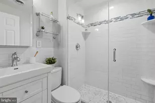 736 S 6th St, Philadelphia, PA 19147 - Photo 14