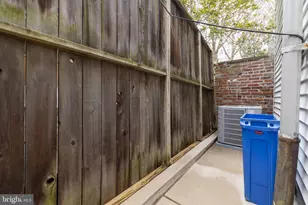 736 S 6th St, Philadelphia, PA 19147 - Photo 24