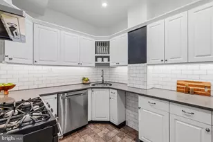 736 S 6th St, Philadelphia, PA 19147 - Photo 6