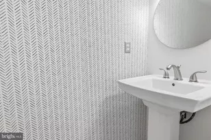 736 S 6th St, Philadelphia, PA 19147 - Photo 10